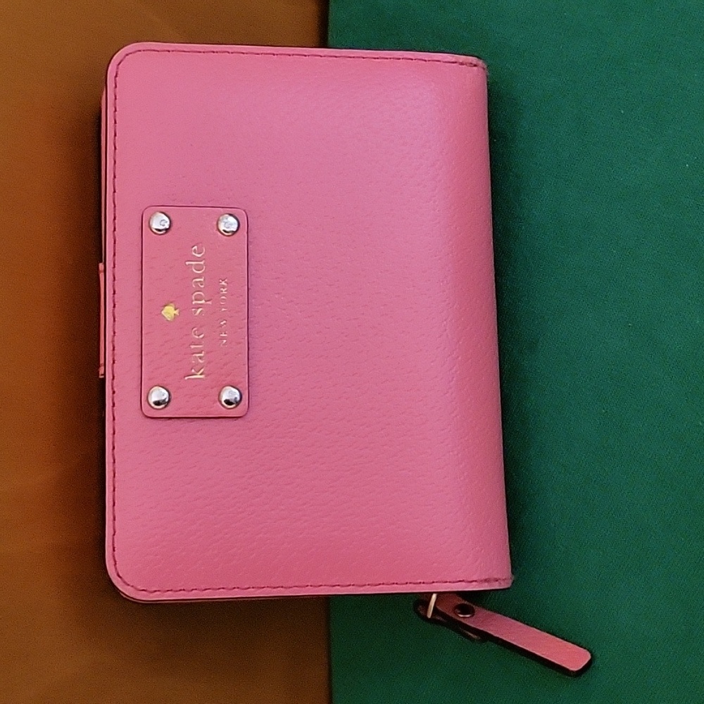Kate Spade New York Cara Wellesley Wallet - Picture 1 of 7